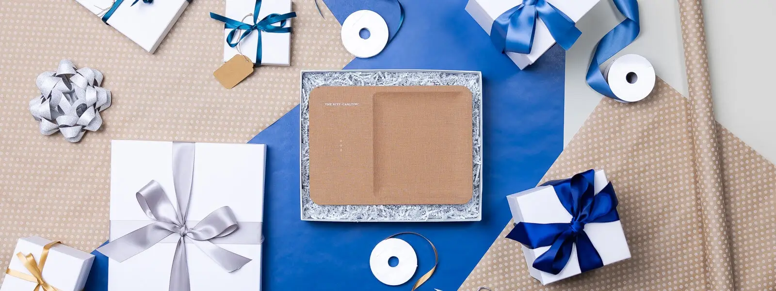 Wireless Courant Charger. Custom Corporate Gifts. Sustainable Gifts. Leather Cases. Linen Weave. Wireless Courant Charger. Custom Corporate Gifts. Sustainable Gifts. Leather Cases. Linen Weave.