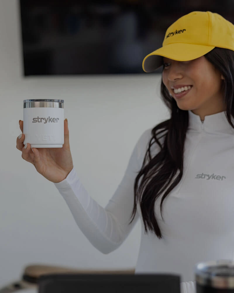 Stay hydrated in and out of the office with custom cups, tumblers, mugs & more.