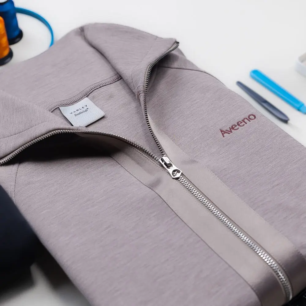 Custom Varley apparel — women’s premium embroidery for tasteful brand presence Custom Varley apparel — women’s premium embroidery for tasteful brand presence